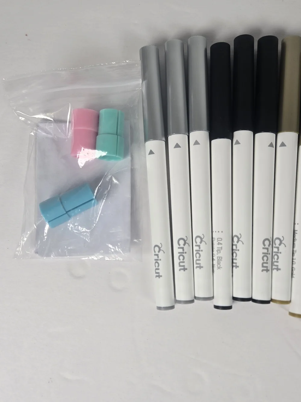 Cricut Explore Pens 15 Lot Black Gold Silver & Maker Universal Pen Holder